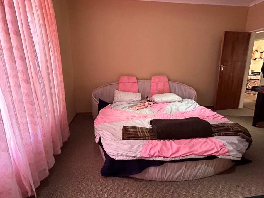 4 Bedroom Property for Sale in Potchefstroom Rural North West